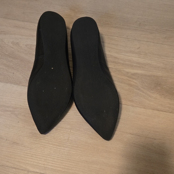 Steve Madden Black Pointed Loafers - Picture 2 of 6